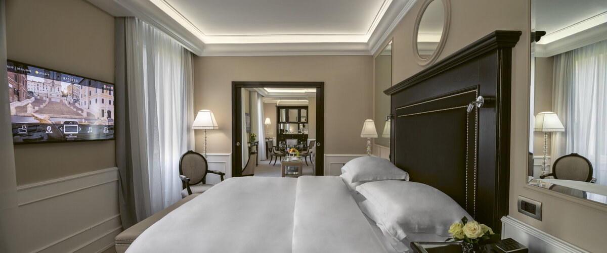 Waterstone - Hassler Collection - Hotel Hassler -Rome - Luxury Boutique Hotel - Classic Suite (5)_Battistessa