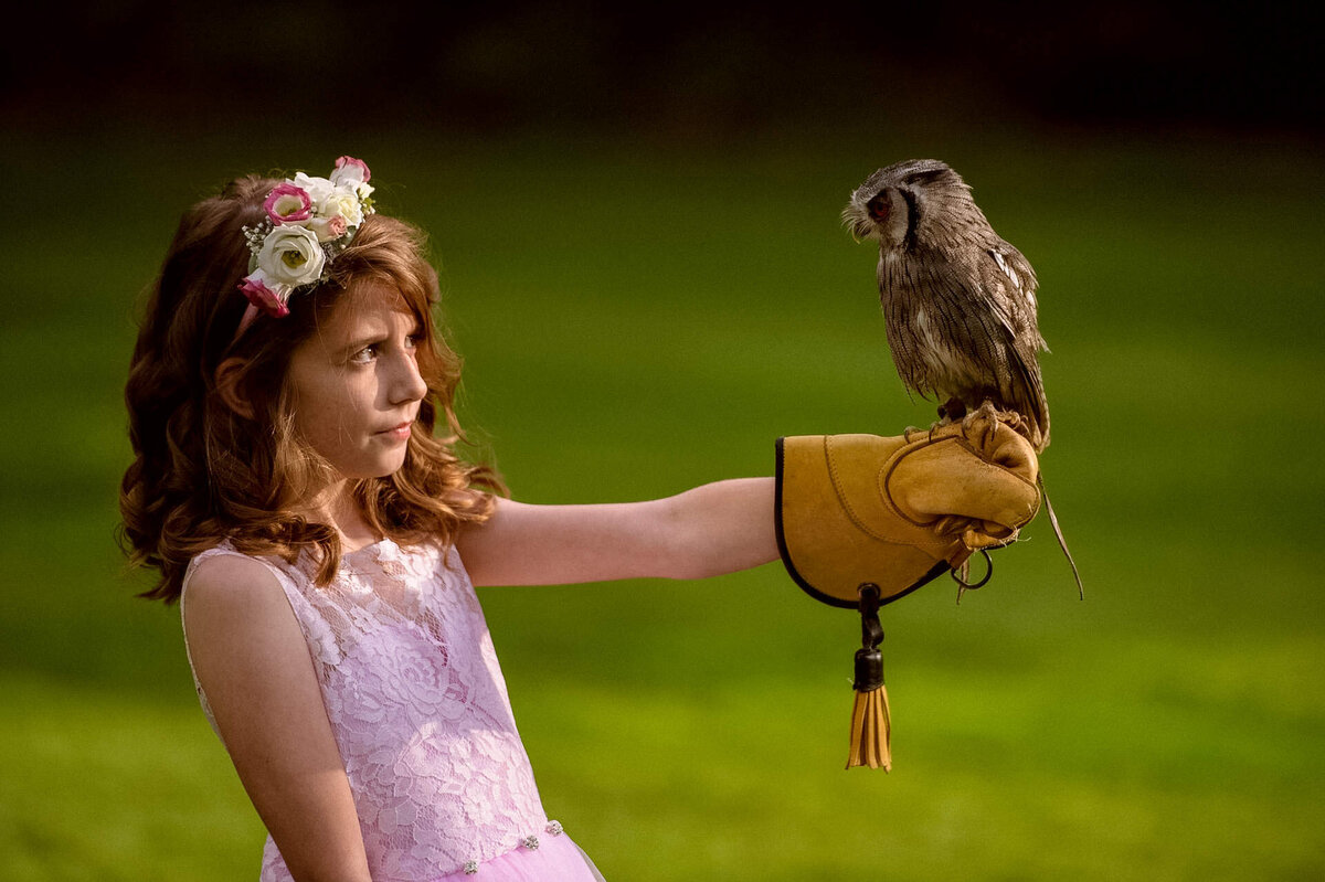 155 the-flowergirl-and-the-wedding-owl