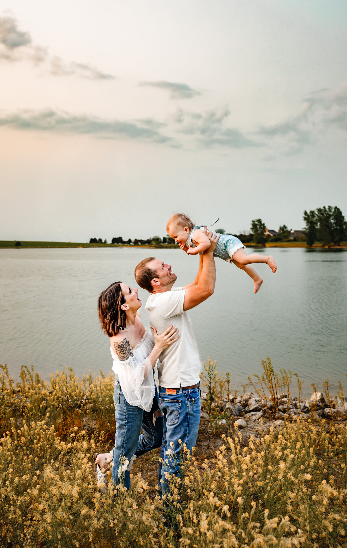 Toledo , family photographer , session by the beach