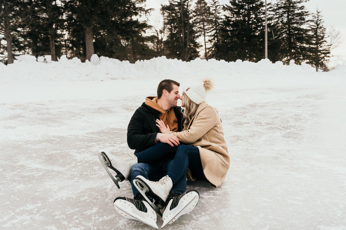 Buffalo-NY-Winter-Engagement_photoshoot-7