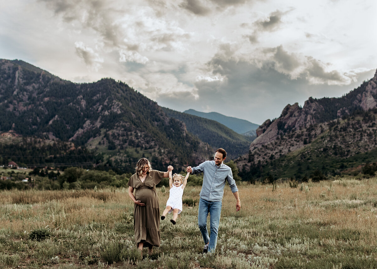 ColoradoFoothillsMaternityPhotos