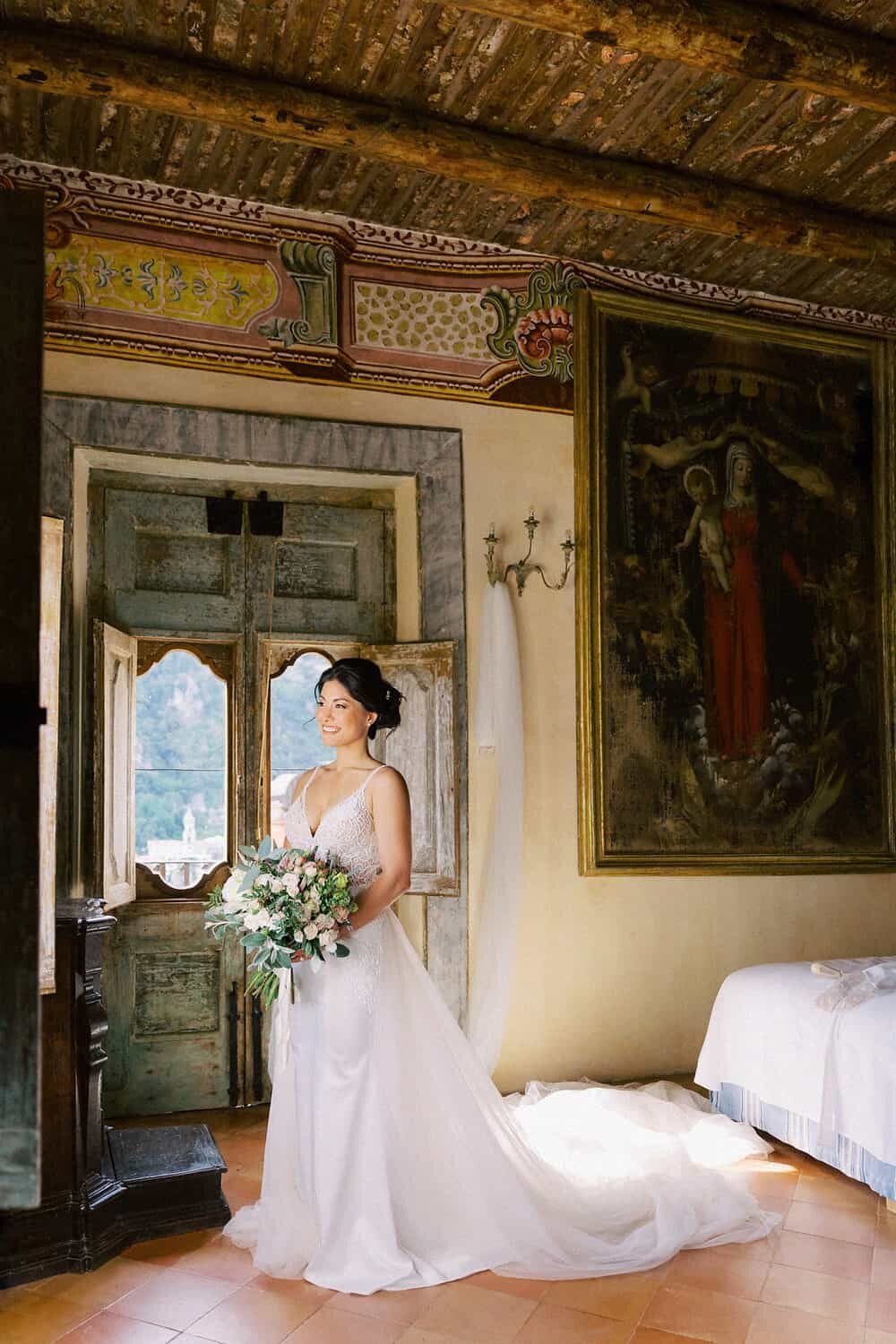Positano-wedding-villa-San-Giacomo-brides-portrait-by-Julia-Kaptelova-Photography-217