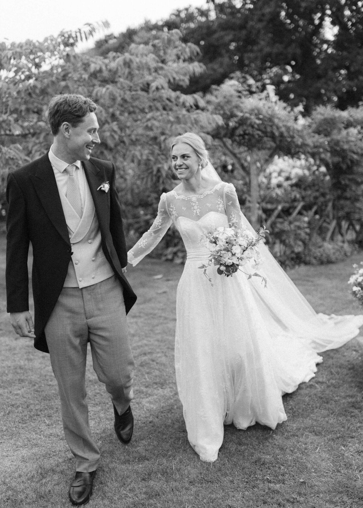 Lily-George-Wedding-Hampshire-Chloe-Lowe-Photography-685
