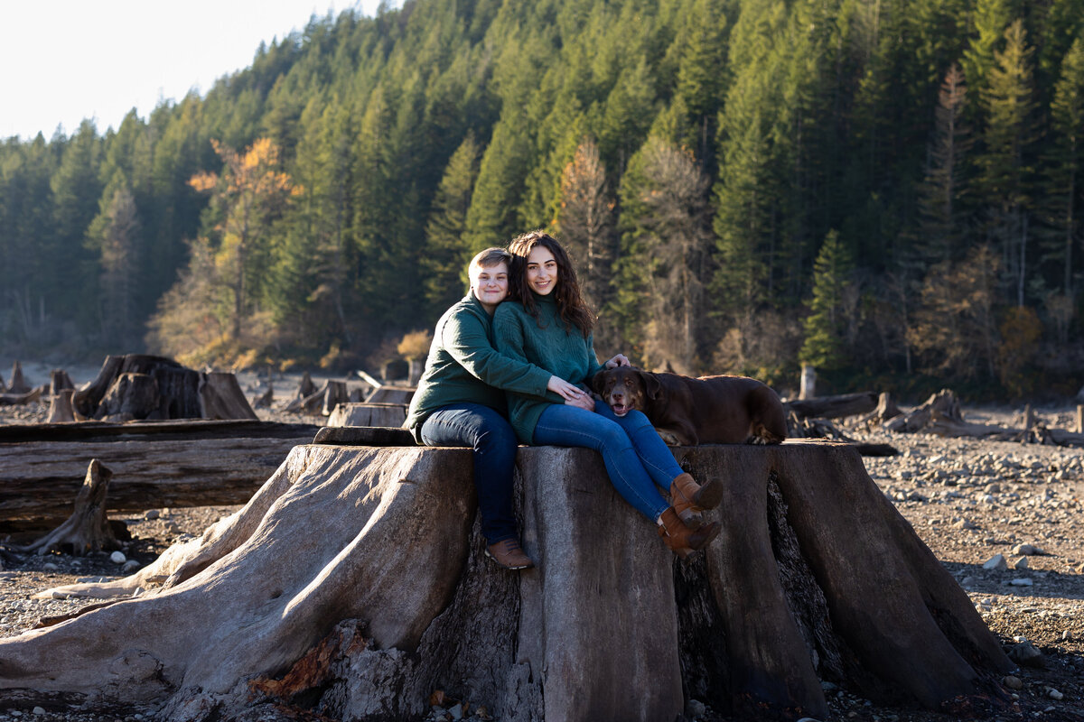 Engagement photography session at Rattlesnake lake in snoqualmie washington- 6
