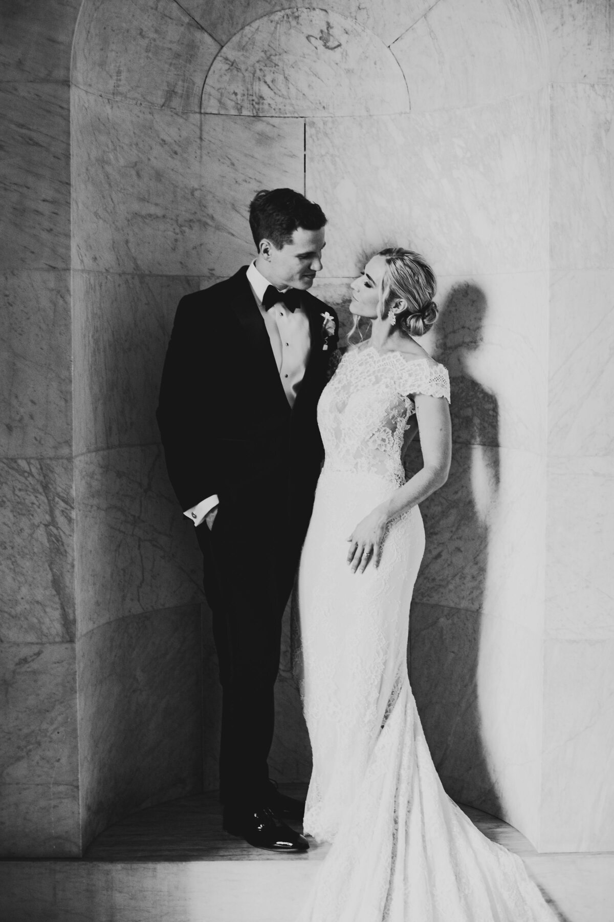 wedding portraits for fun and relaxed wedding photographer 