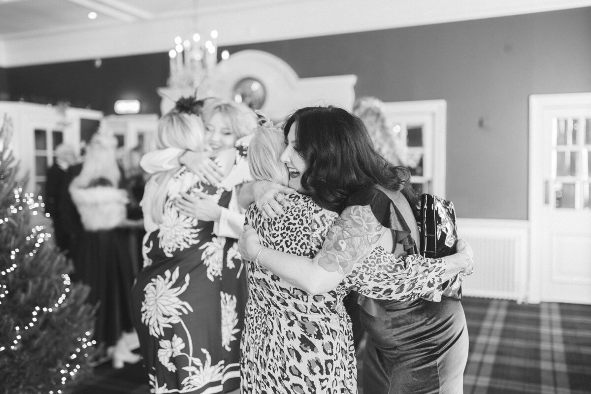 The Swan Hotel Cotswolds Wedding - Dita Bowen Photography-31
