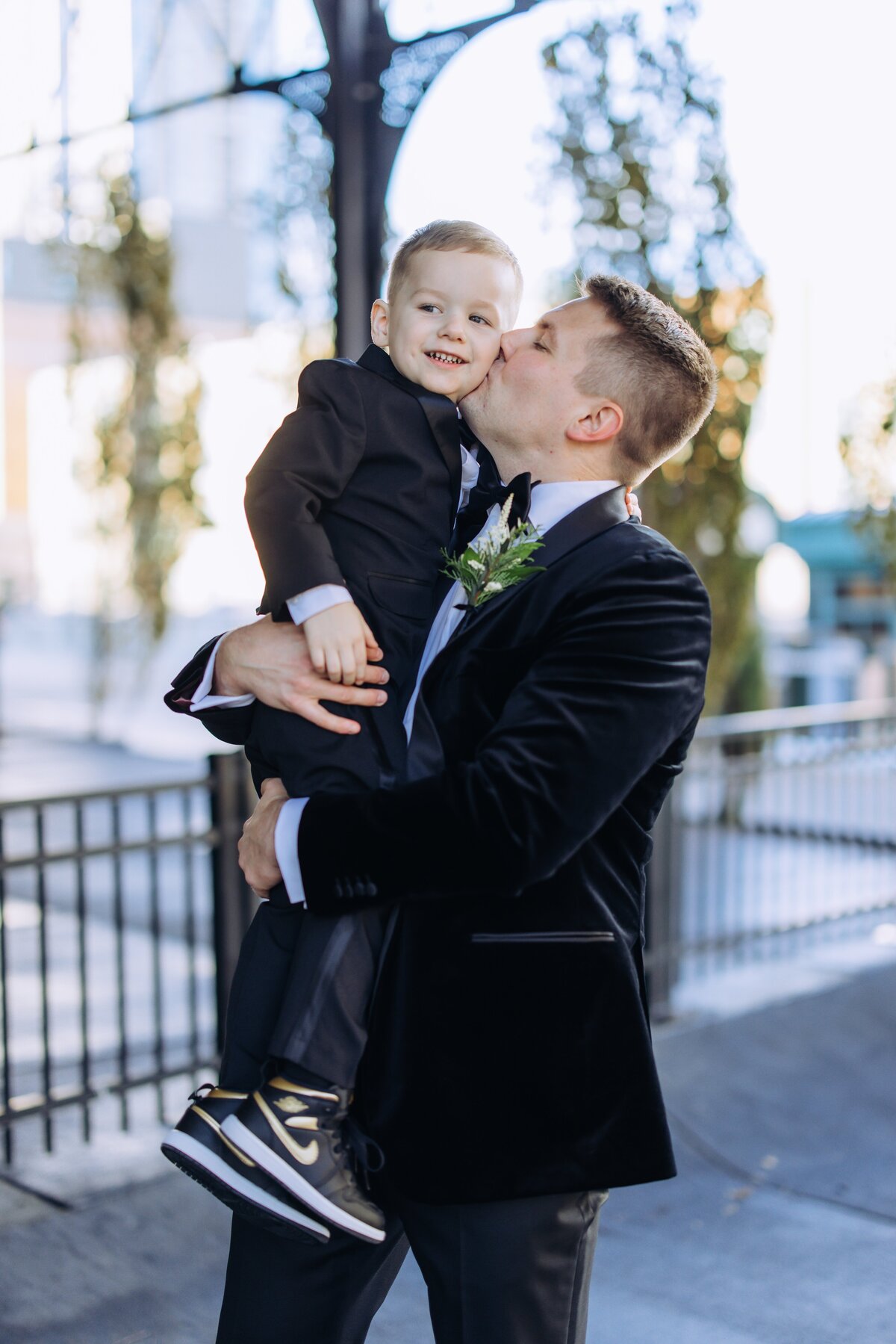 Emily&Chase_TheRenaissanceTheDepot_FlowEventGroup-672