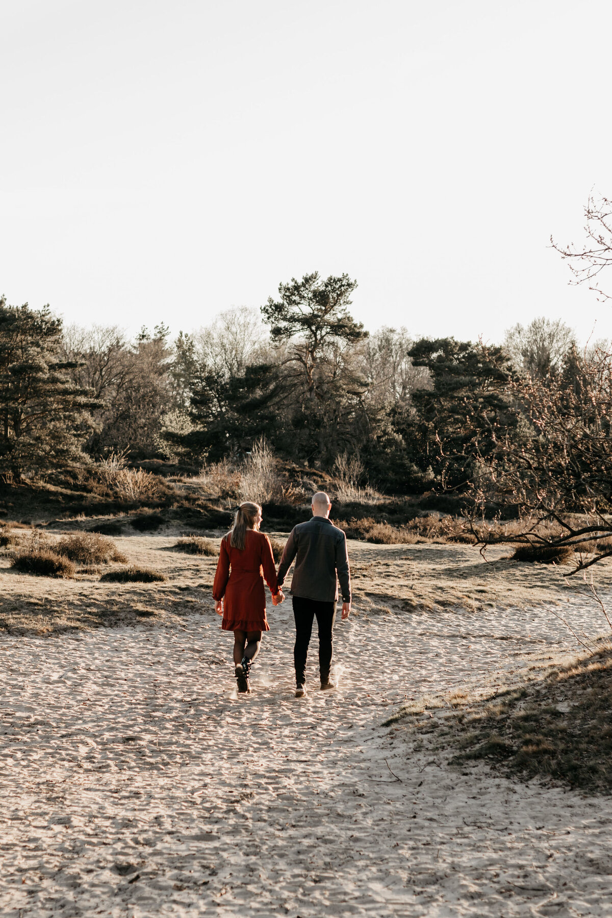 Sven & Ismay tijdens de loveshoot in Drenthe