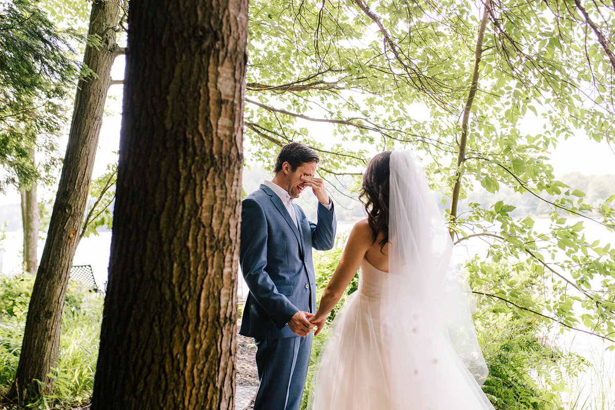 wedding-intimate-first-look-photographer