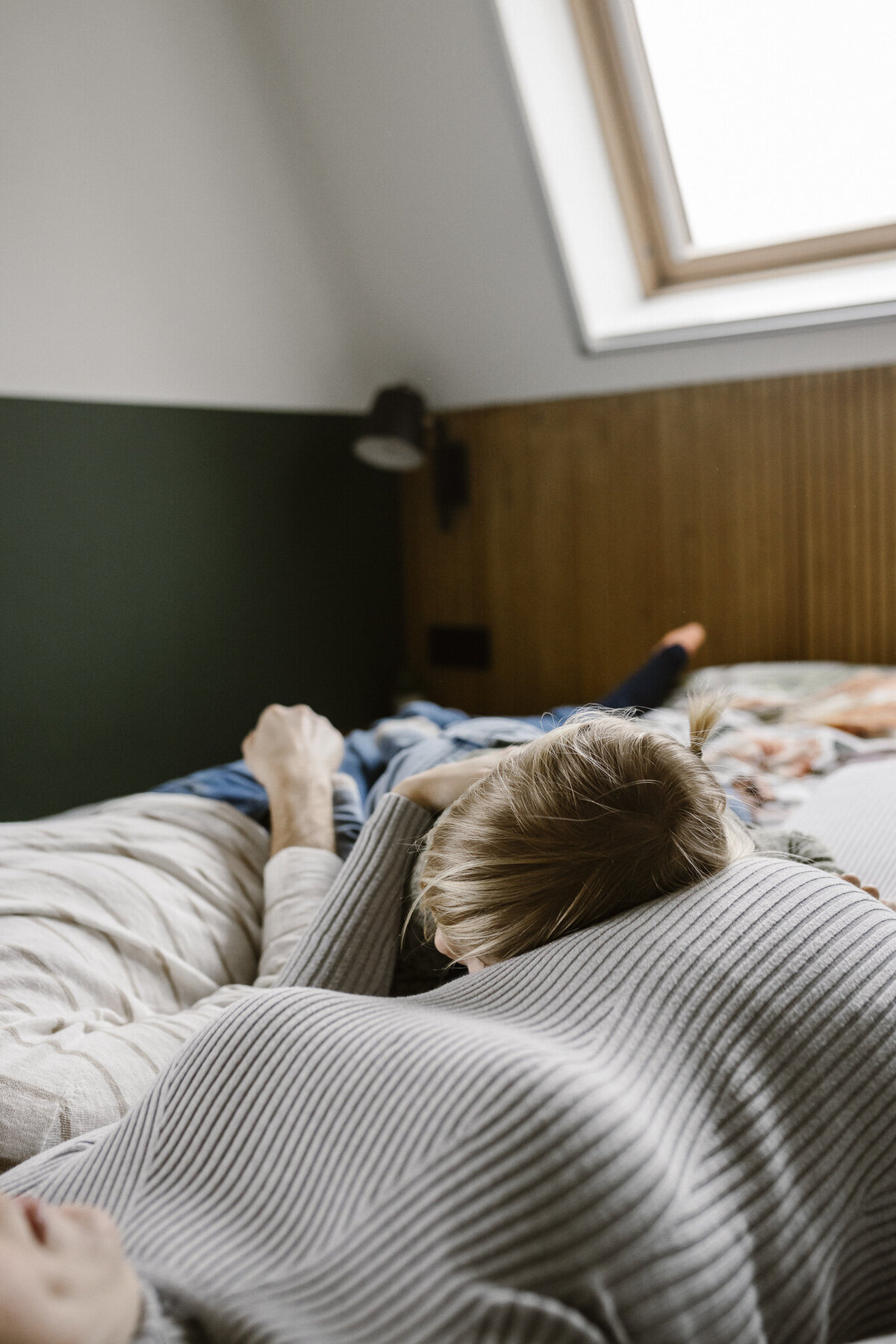 WEB - Amanda, Jesper & Livia Zwangerschapsshoot Lifestyle Homesession | Samantha Bosdijk Photography-34