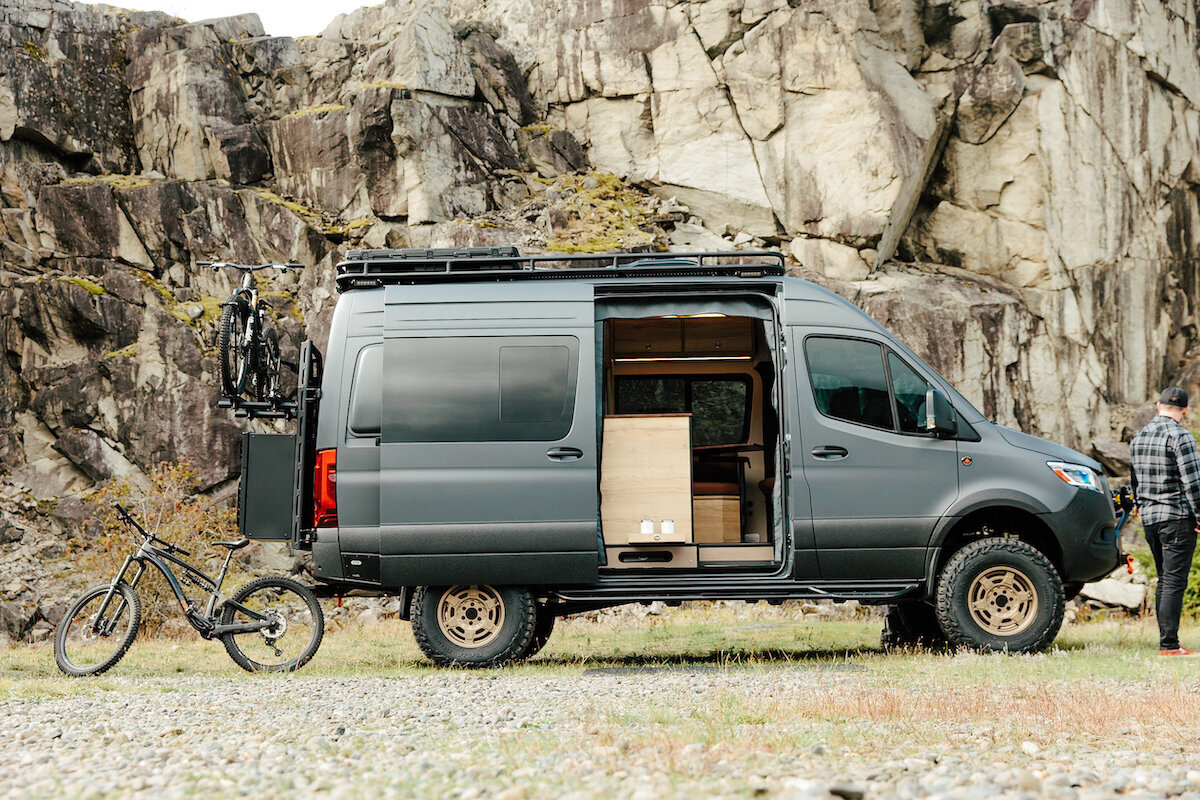 1_SummitSeeker_251013_BMV_#125_SlowFastcreative_1344