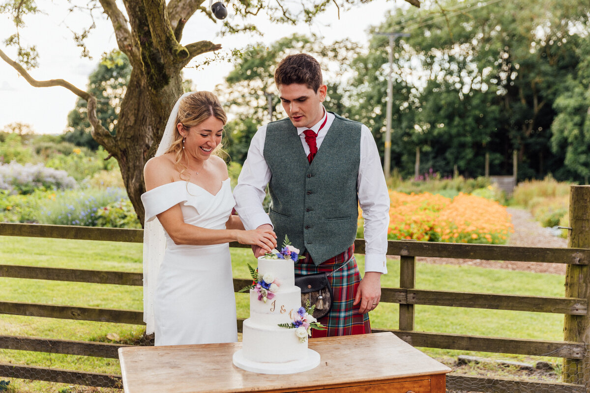 Cake cutting at the Free Company wedding