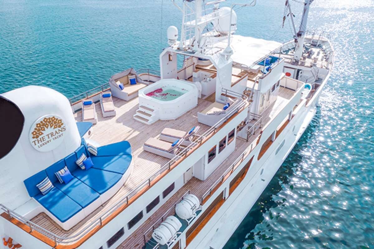 The-Trans-Luxury-Yacht-Indonesia