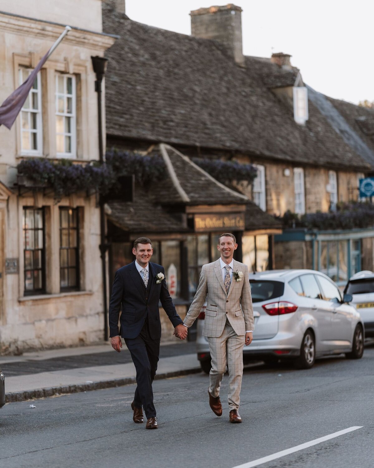 Couple portraits on the cobble streets of Burford