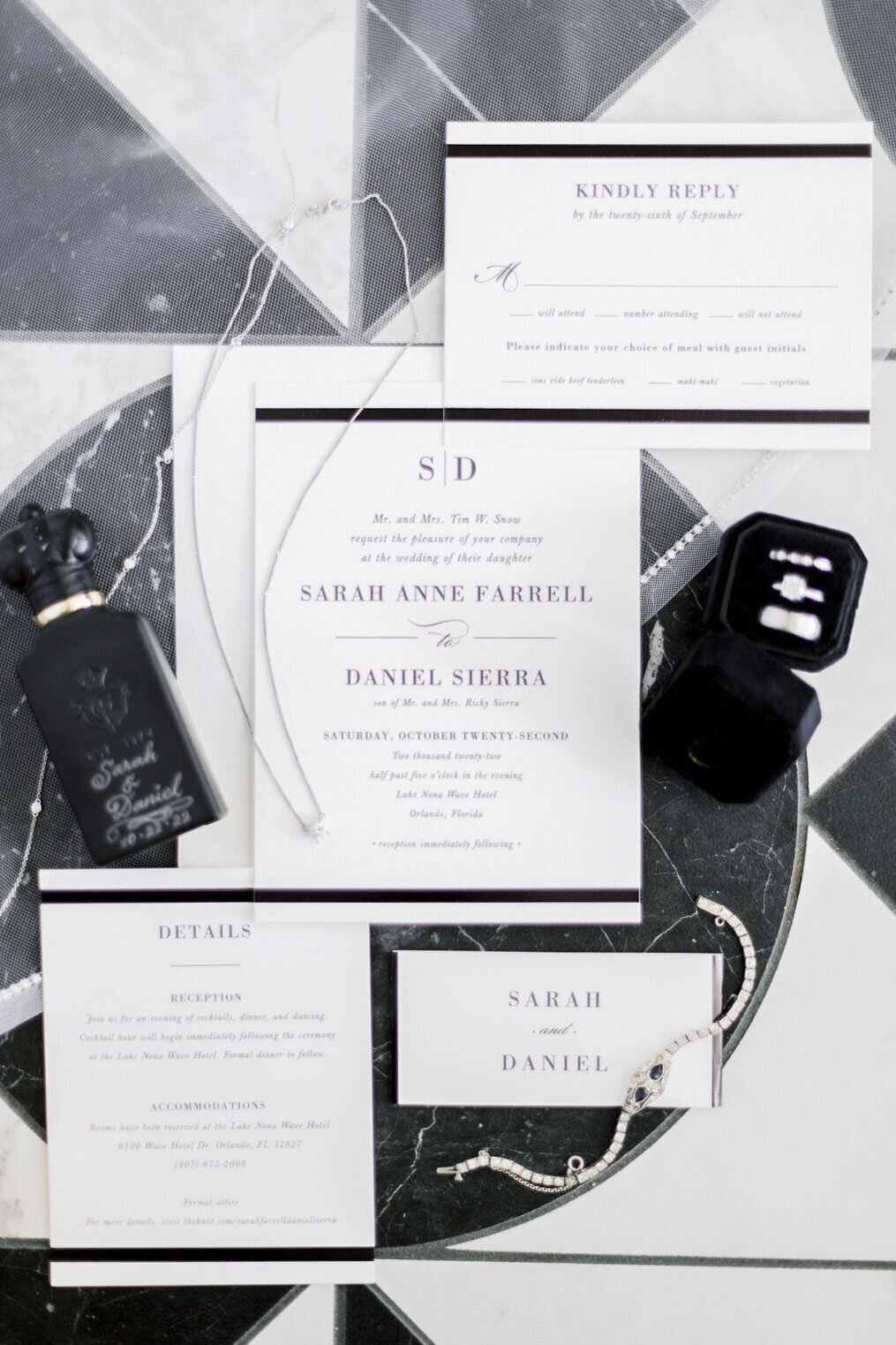 414 - HundredsofMoments-Sarah&Daniel-Details-9714-221022-13