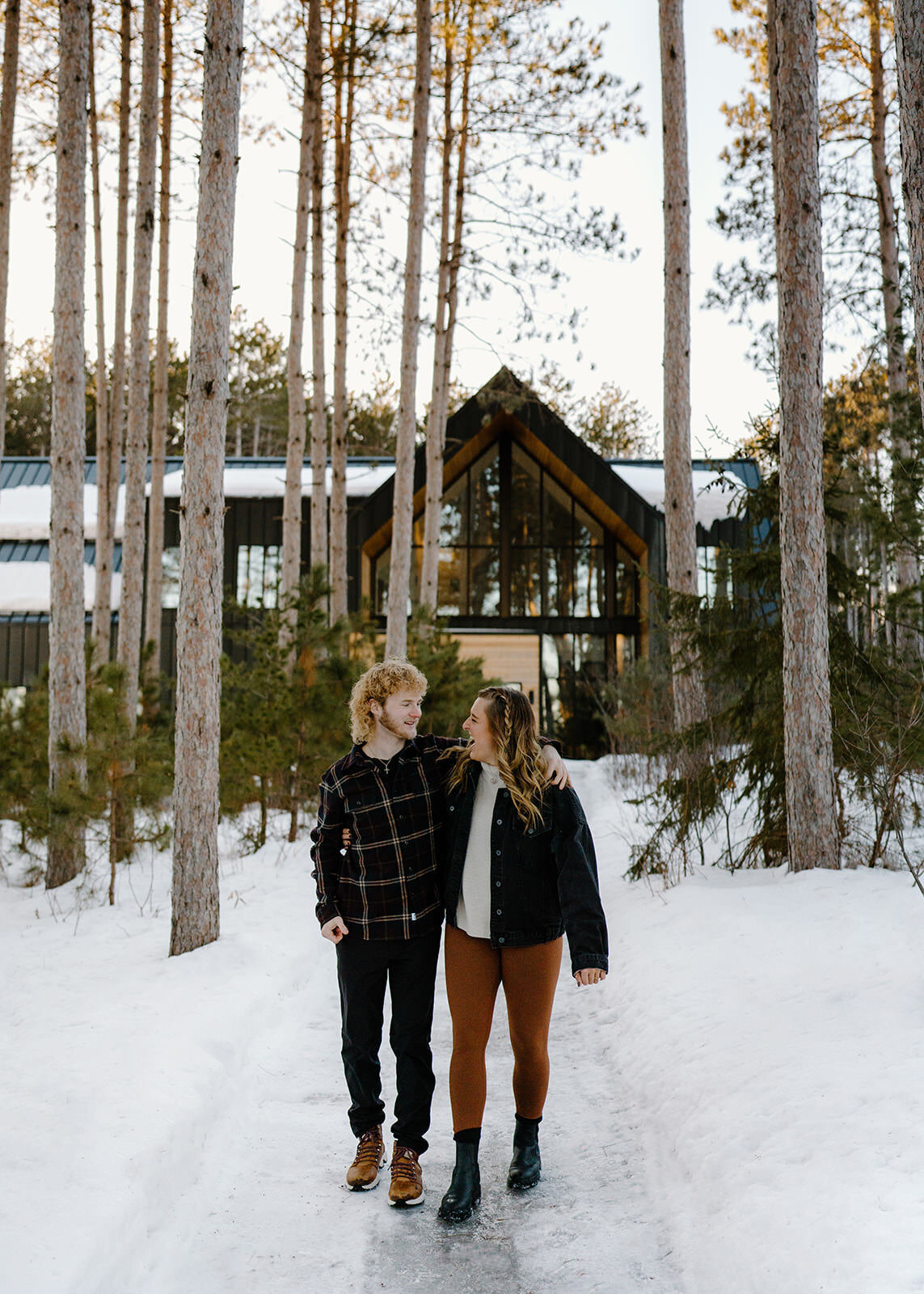 Pinewood Events - Minnesota Modern Nature Inspired Photo Shoot Location - @foxandloonphoto - 2