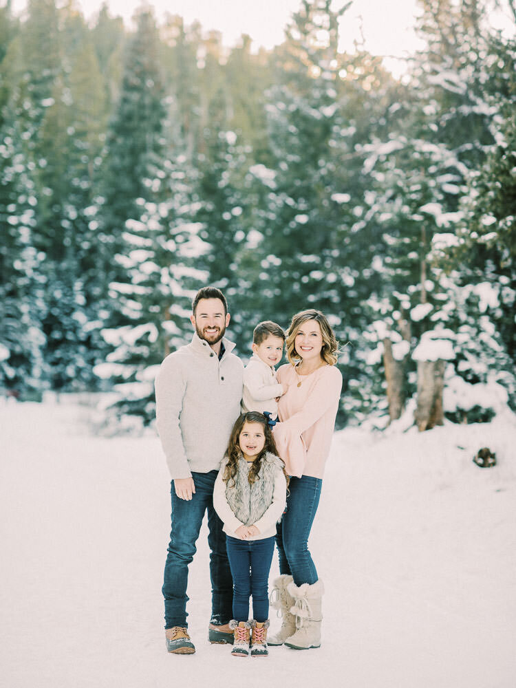 Colorado-Family-Photography-Snowy-Winter-Shoot-Pinks-and-Blues-Breckenridge10