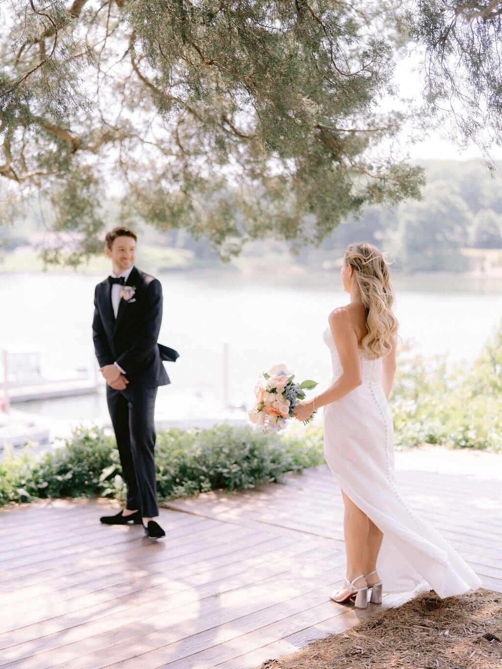 NikkiSanterre_EastCoastLuxuryWeddingPhotographer_TidesInnWedding_Katie&Greg-178