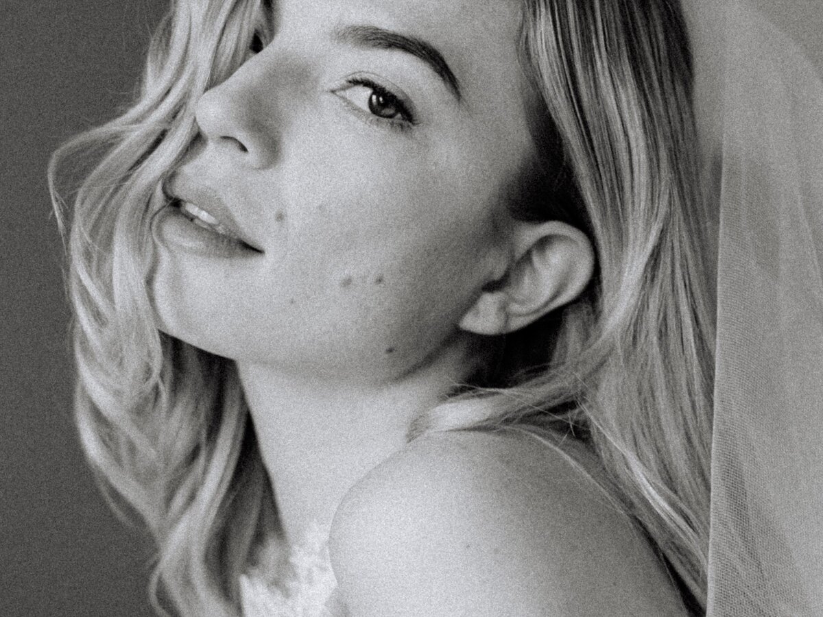 bridal boudoir portraits at the plaza-14