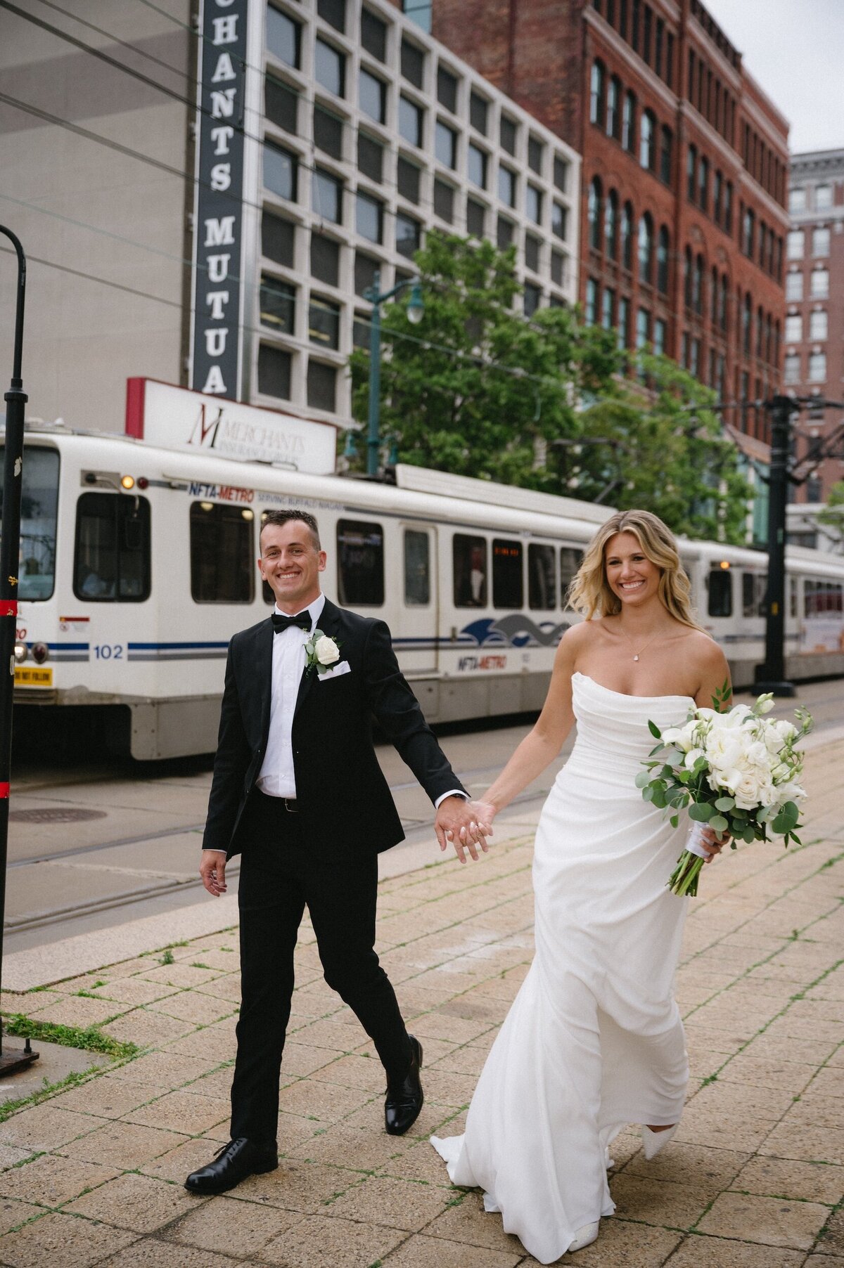 simply-white-bridal-ny-bride-in-anne-barge