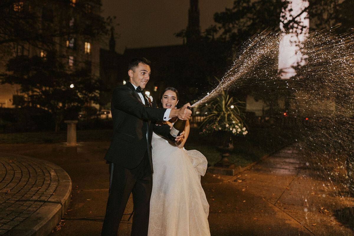 WELLING-FLORES.Wedding.EngineersClub-rcptn-50