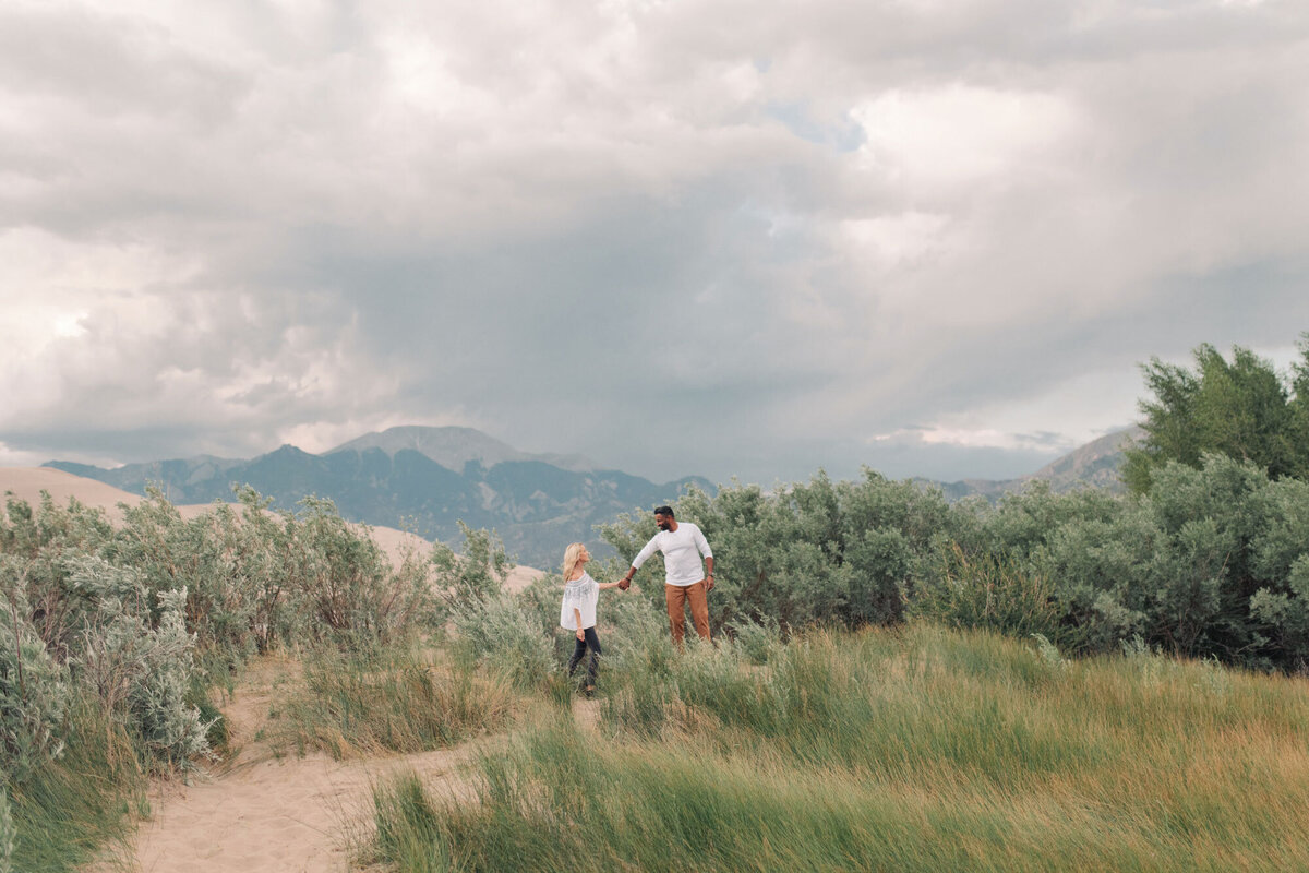 sanddunes_colorado_engagement_photo1