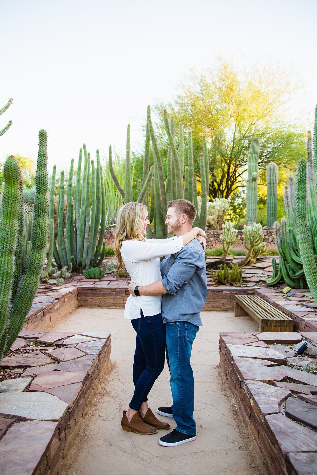 1910_Desert Botanical Gardens Engagement_0012