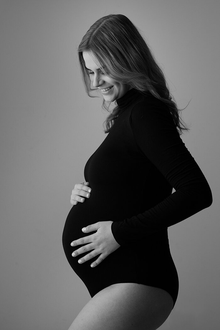zwartebody, zwangerschapsfotozwartebody, zwangerschapsfotograafbrabant, buikfoto, stijlvollezwangerschapsfotos, brabant, breda, oosterhout, zundert, rucphen, roosendaal