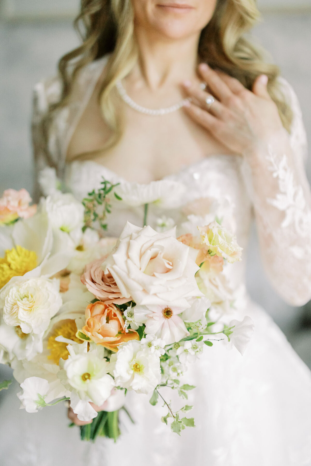 Shangri-La-Hotel-Toronto-Wedding_Editorial-Wedding-Photographer0018