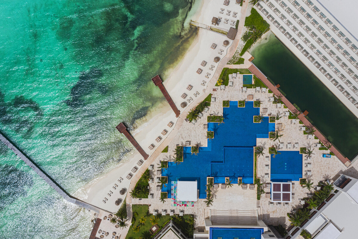 Hyatt Ziva Cancun Dolphins