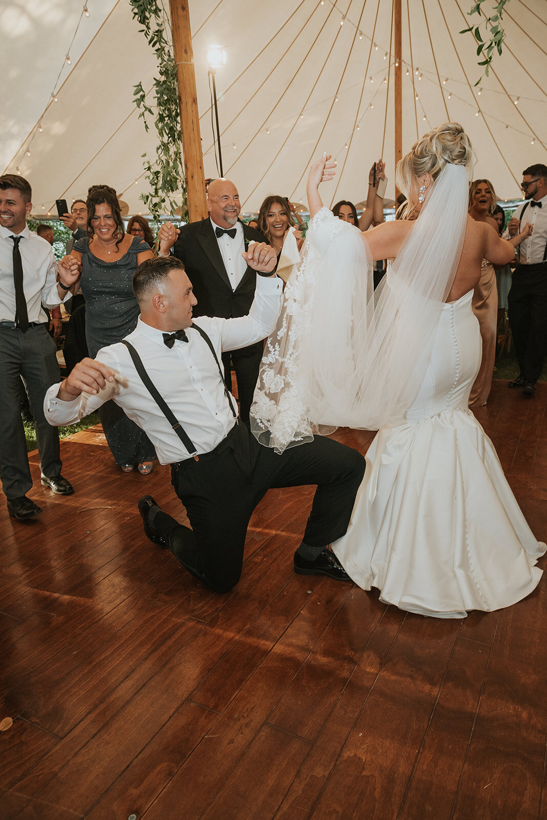 MODERN-GARDEN-MANSION-SUMMER-WEDDING-LINDSAY-BESNIK_PHOTOS_BY_MARIA_B_LUNG_0798