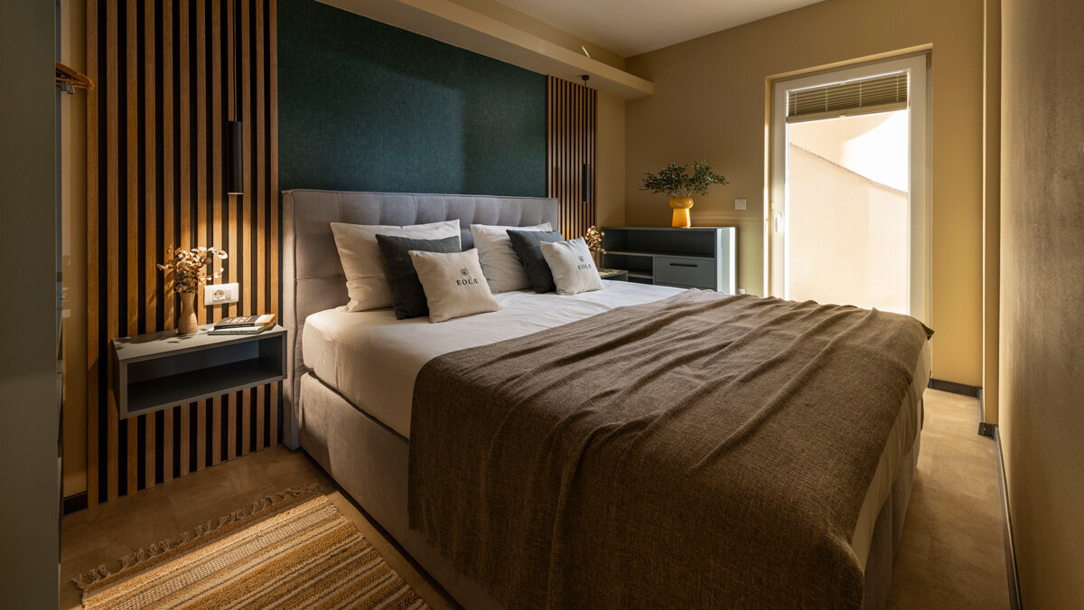 zambelli_brand_design_eola_rooms&apartments_room_1
