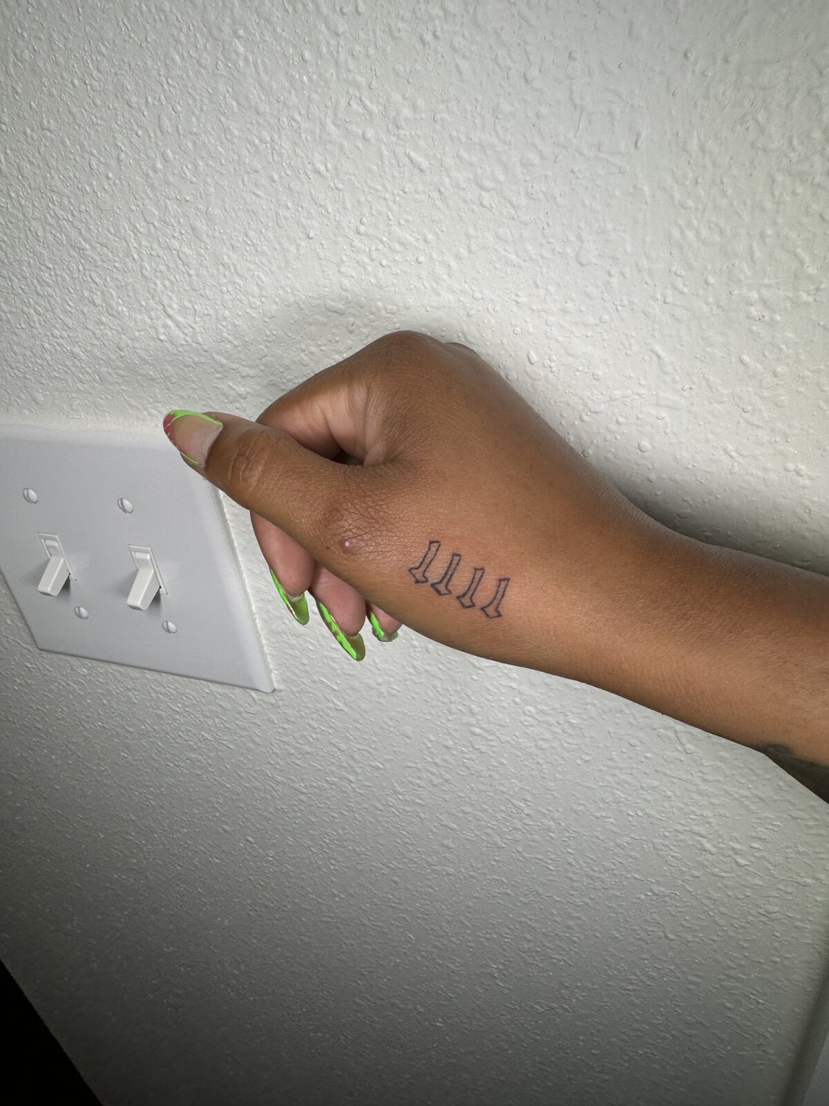 hand tattoo