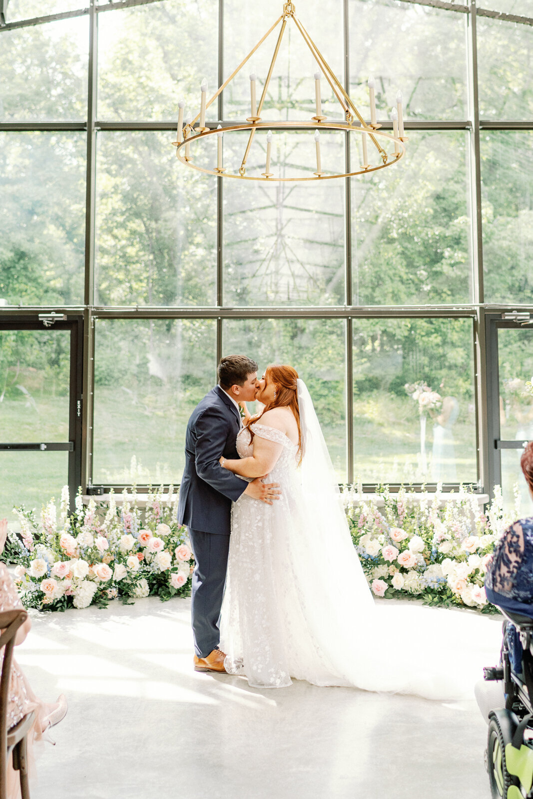 Conservatory at Evergreen Wedding Indianapolis Alison Mae PhotographyAMP03104