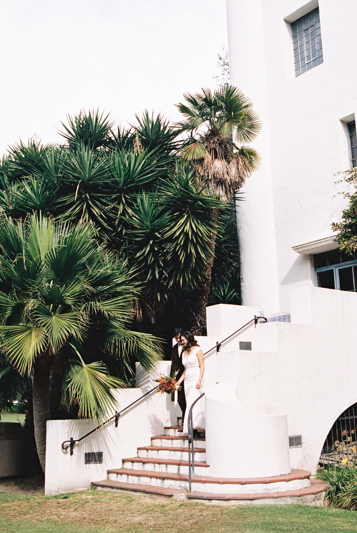 santa-barbara-court-house-intimate-wedding-olive-and-oath-39