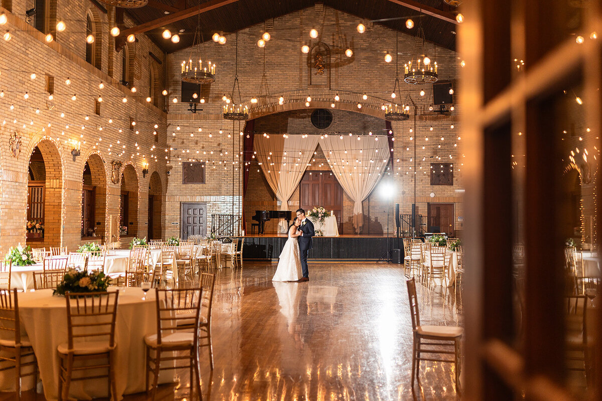 Kristen and Peter_Sneak Peek-7117_websize