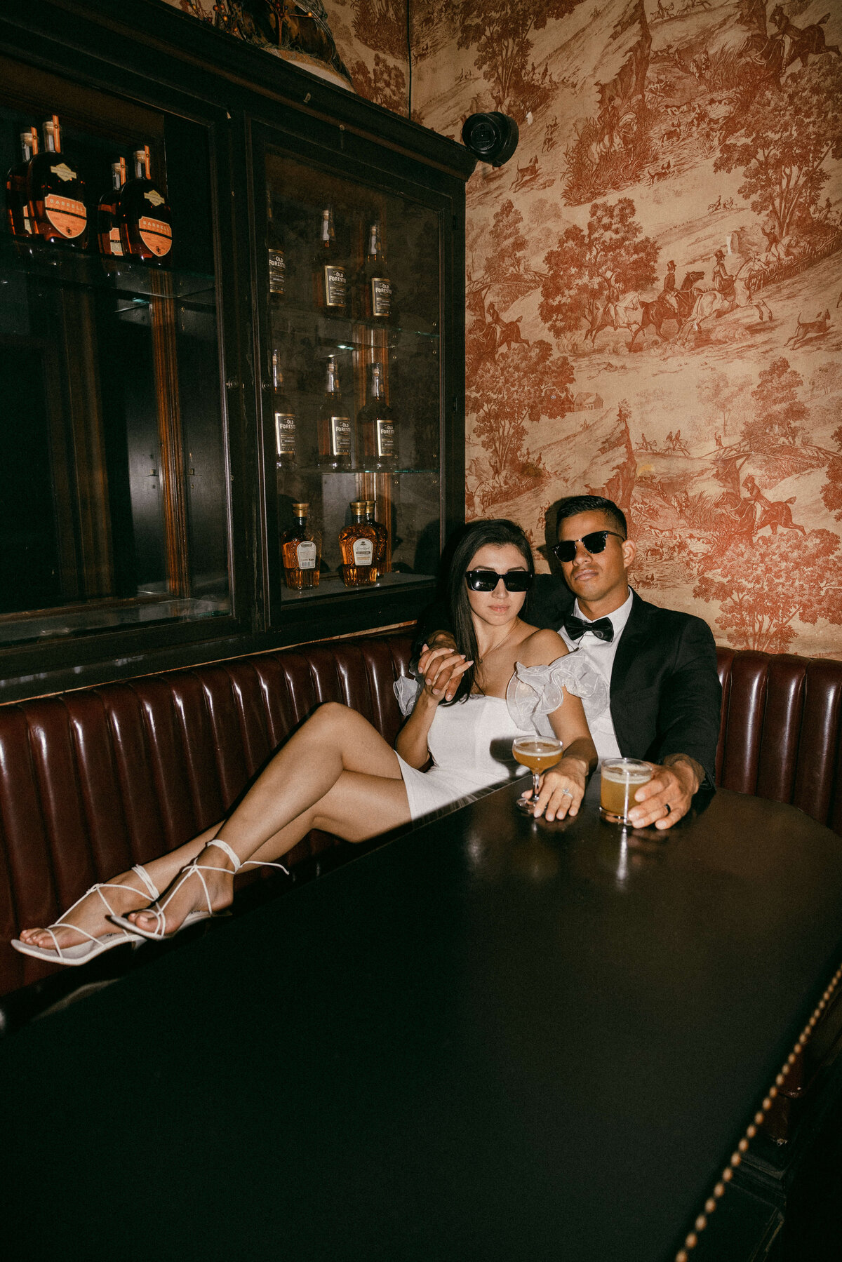 bar-classy-chic-engagement-losangeles