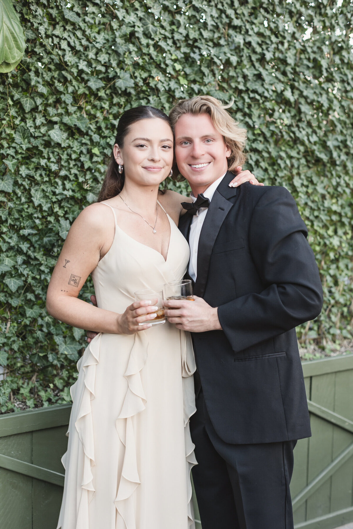 An elegant black tie garden wedding at Planterra Conservatory in West Bloomfield Michigan provided by top rated Metro Detroit wedding photographer Kari Dawson61
