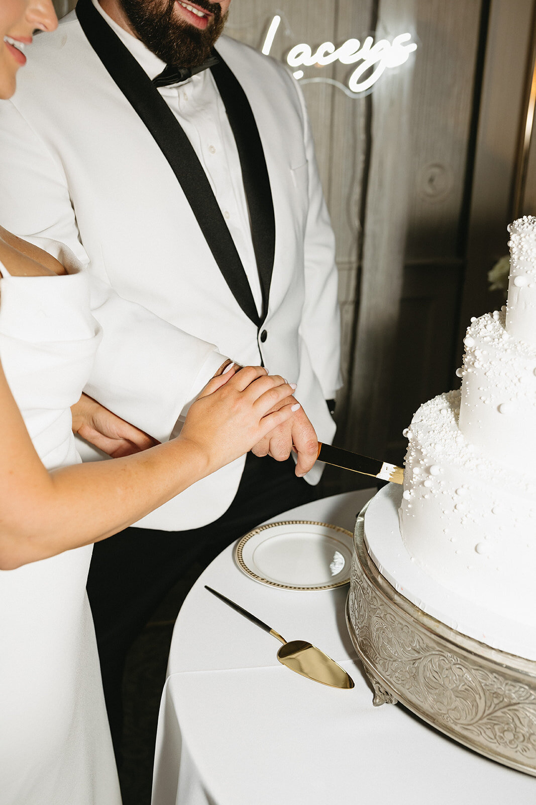 bride-and-groom-cake-cutting-connecticut-wedding