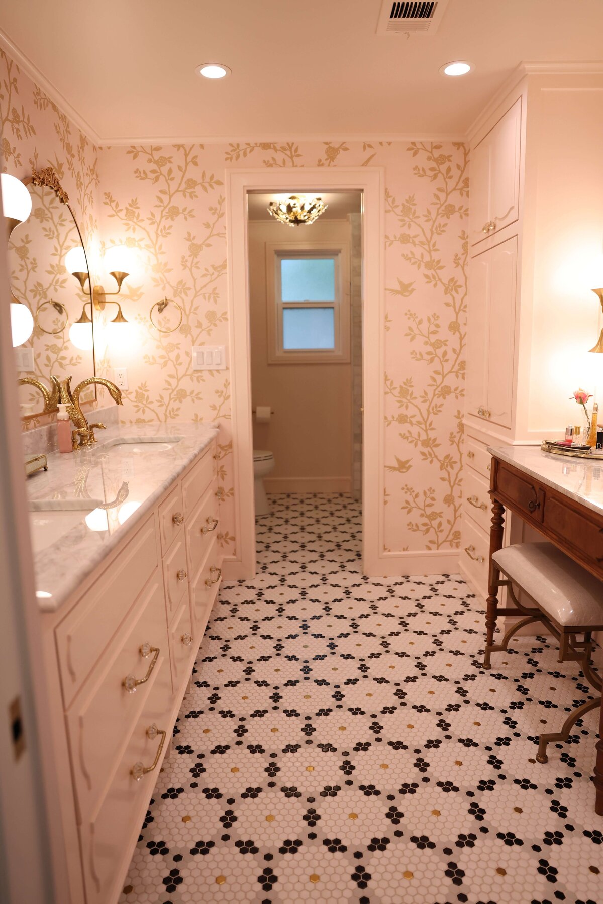 feminine-bathroom-dallas-texas-architect