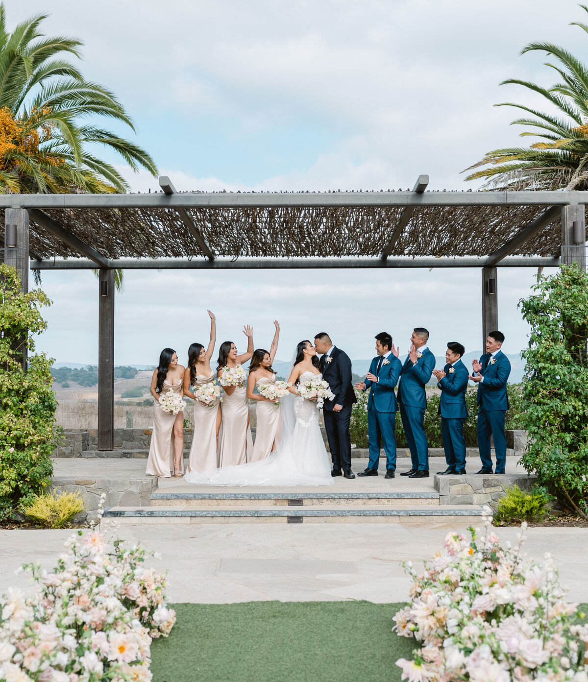 bride and groom ceremony outdoor pictures