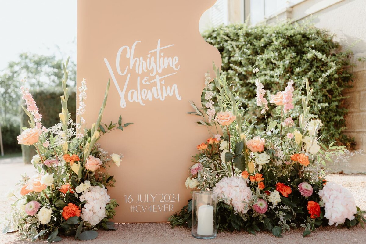 decoration-florale-moderne-panneau-mariage