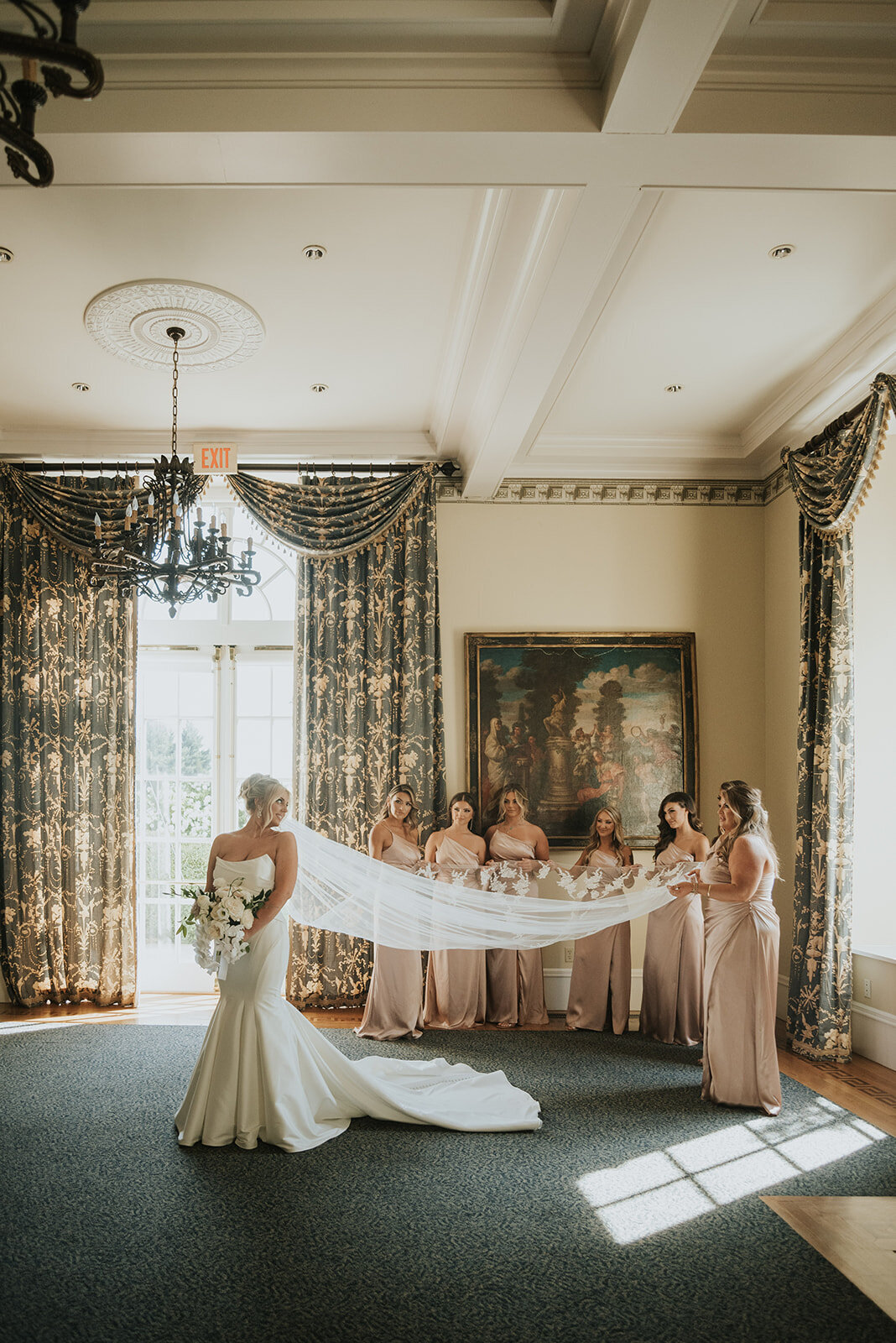 MODERN-GARDEN-MANSION-SUMMER-WEDDING-LINDSAY-BESNIK_PHOTOS_BY_MARIA_B_LUNG_0143