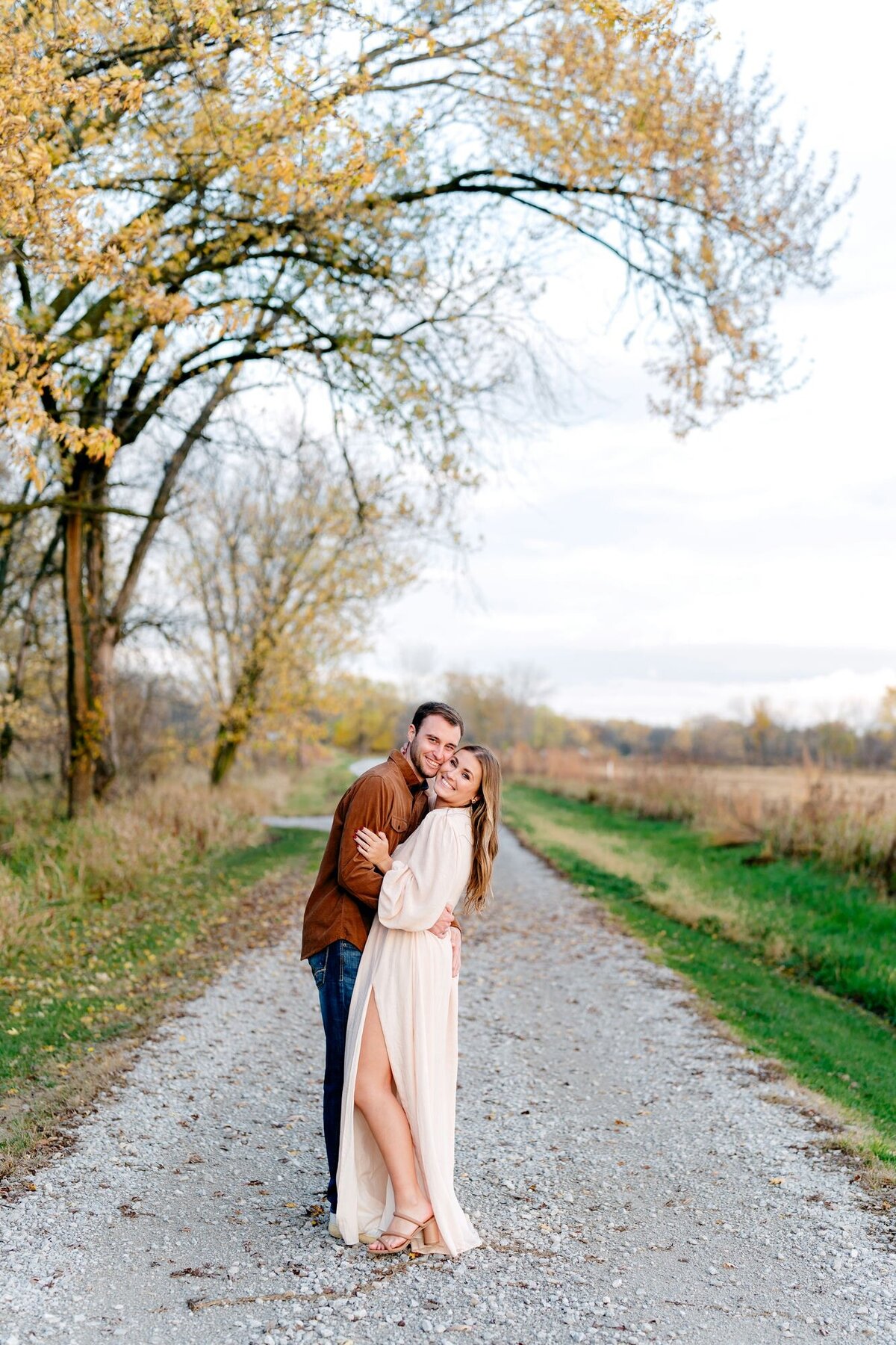 fall-couple-shoot-faces-close-together