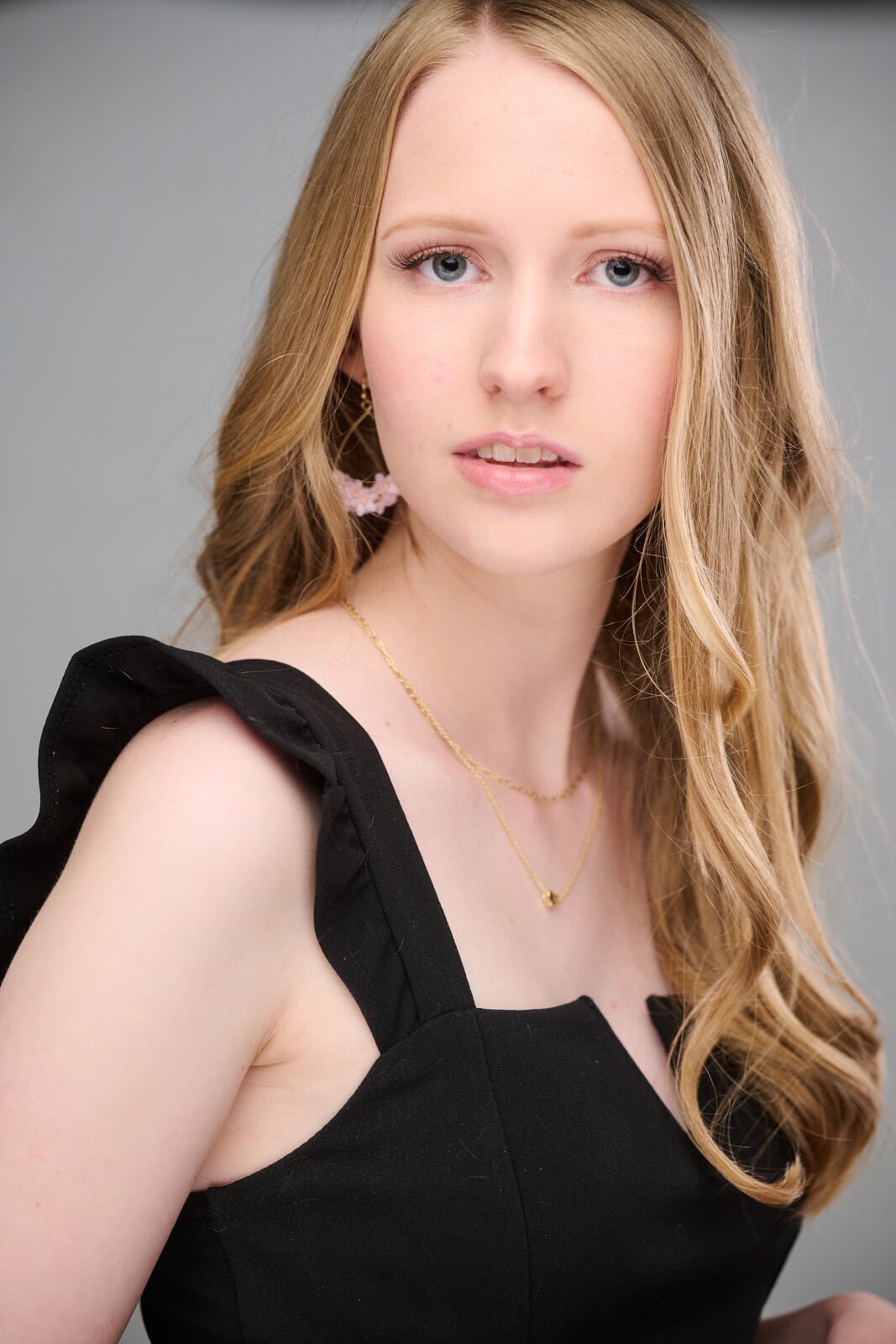 Elegant High School Senior Portrait by Professional Photographer in Minnesota-51