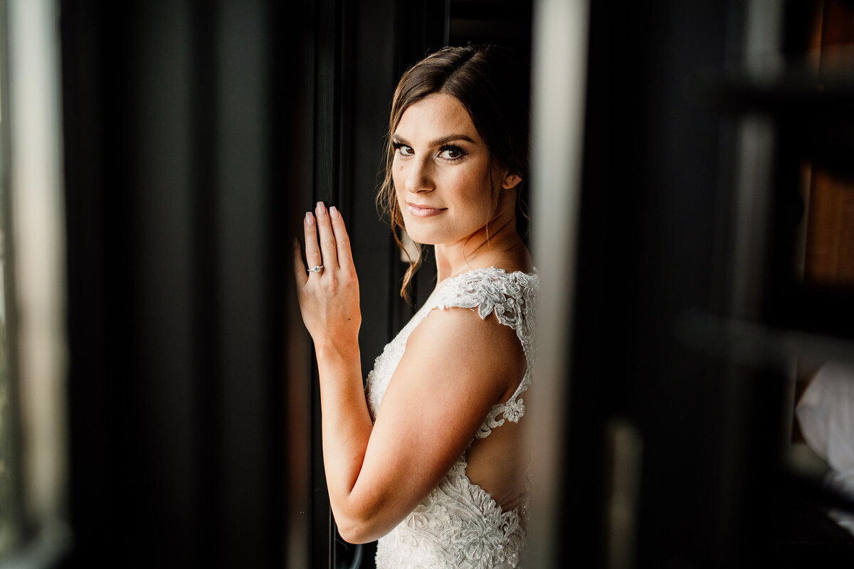 ArcherInspiredPhotography-HeatherandBrendan-WinchesterMysteryHouseWedding-17