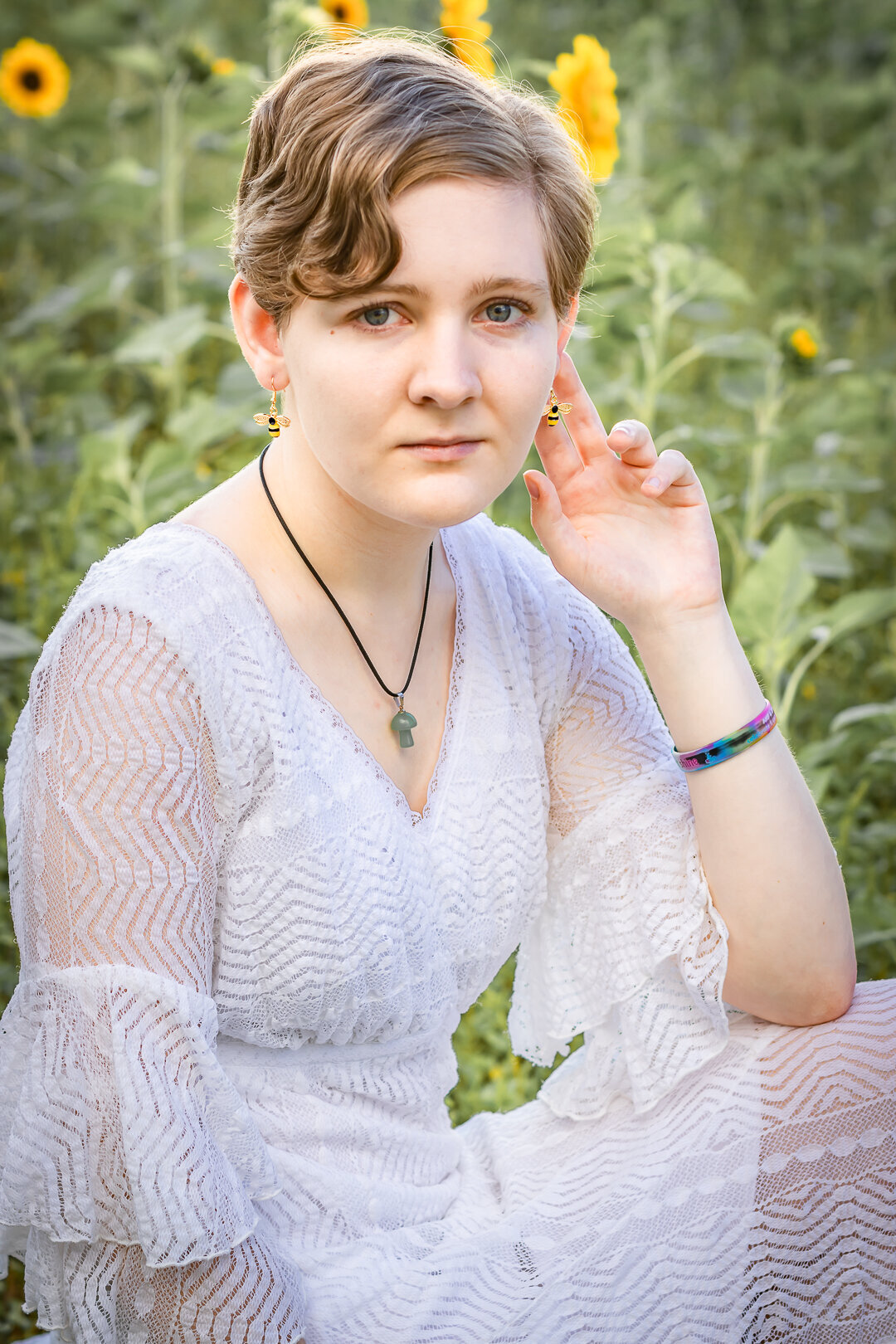 2022SinklandFarms-Sunfllower-Festival_senior-class-photos_social-media_website-3515