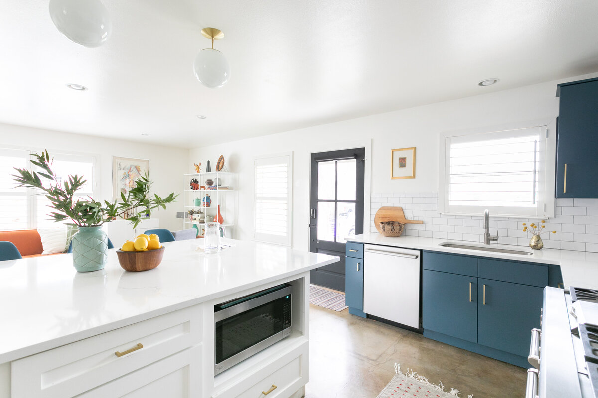 hello-home-austin-teal-kitchen-remodel-open-layout-semi-flush-pendants-l-shape-kitchen-microwave-cubby-2