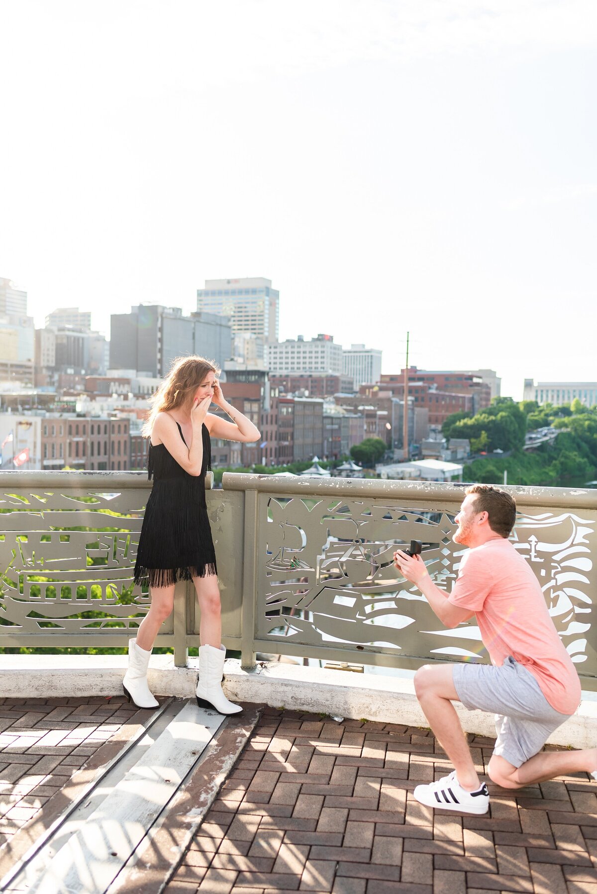 surprise-proposal-in-downtown-nashvile-pedestrian-bridge+3