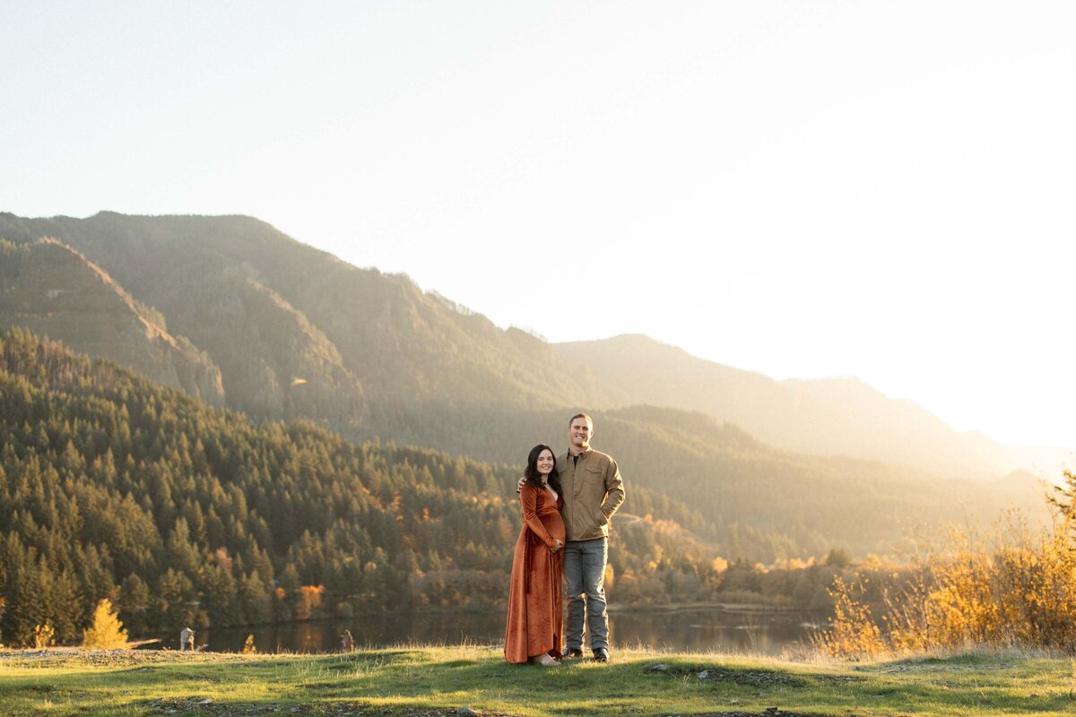 columbia-river-gorge-maternity-portraits-government-cove-46